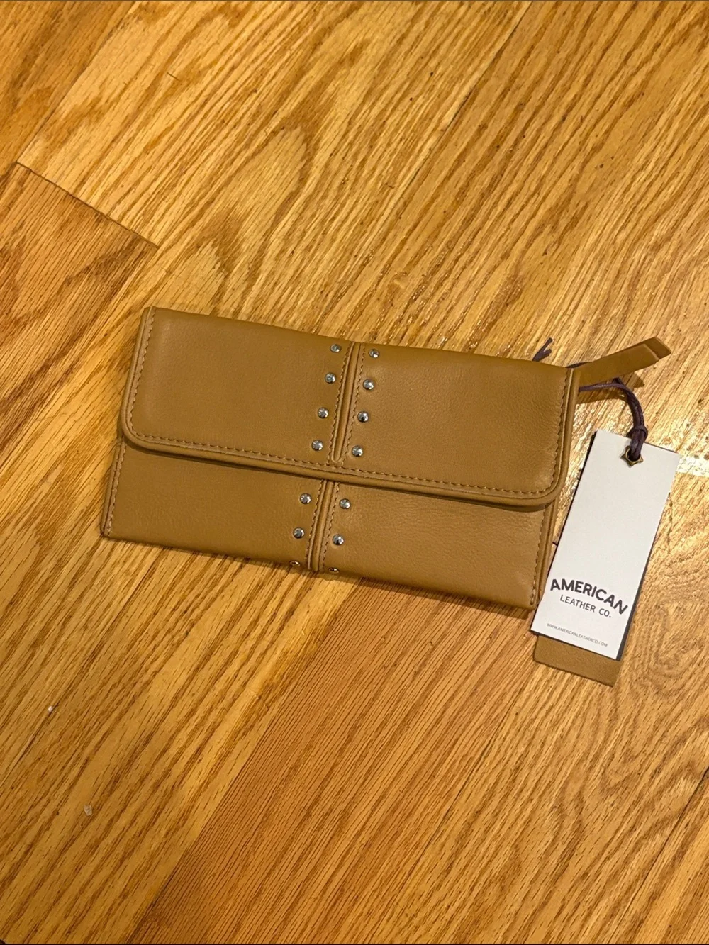 NWT American Leather Co. Leather Zip Wallet